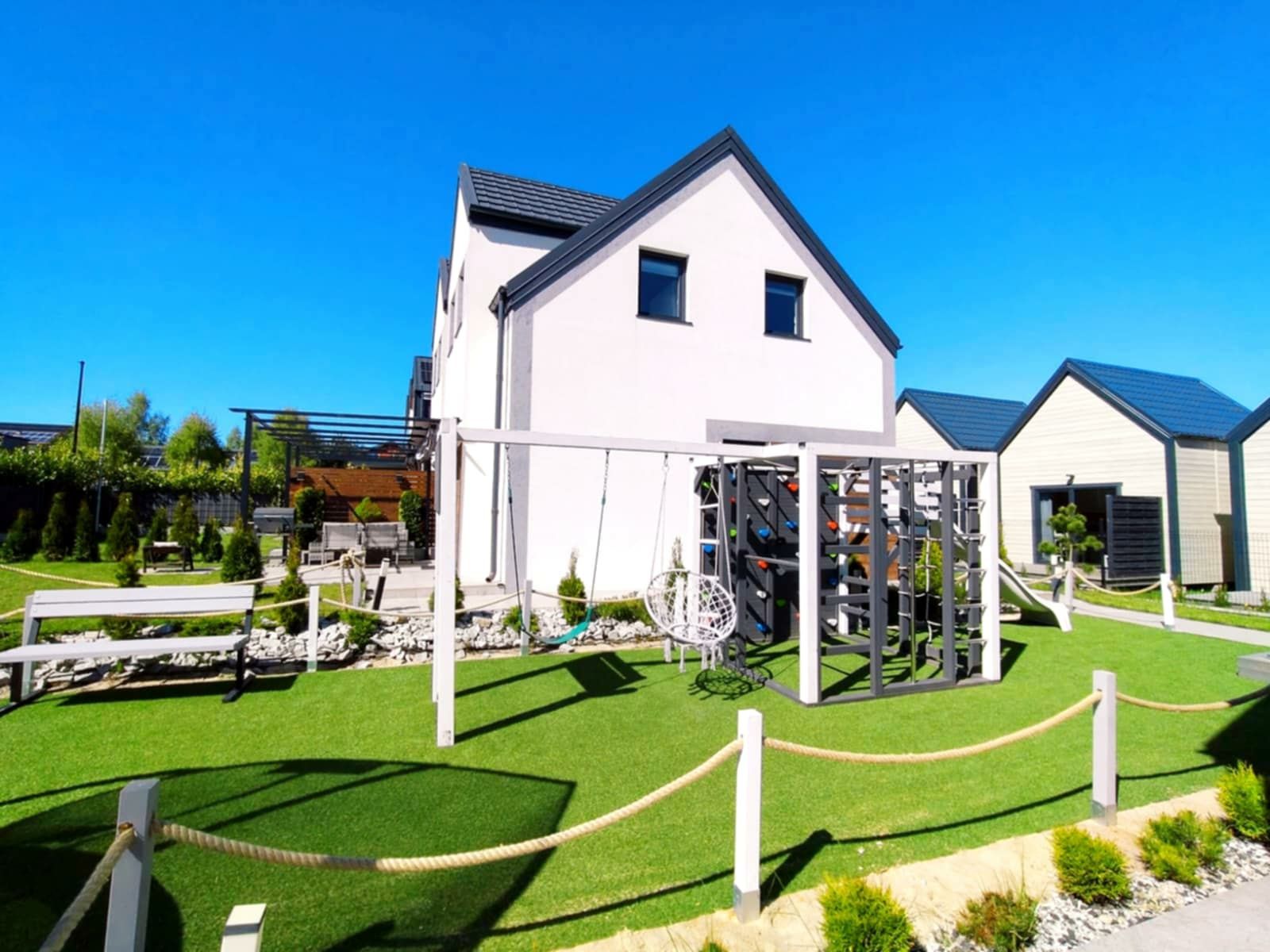 Apartament domek nad morzem , domki ,  basen , morze ,