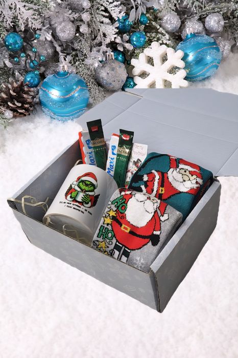 Подарунковий новорічний набір універсальний. Бокс-сюрприз на подарунок