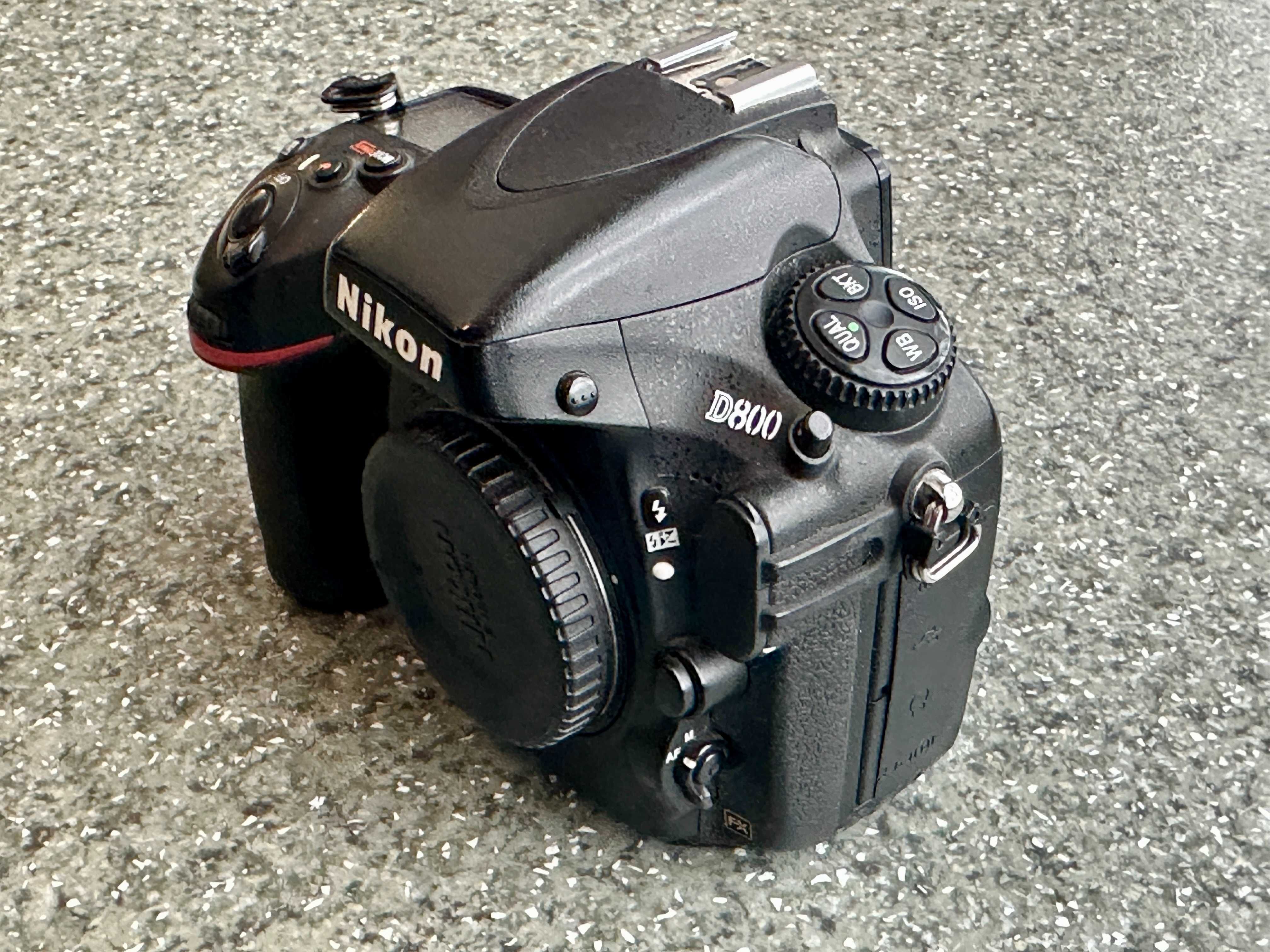 Nikon D800 + grip