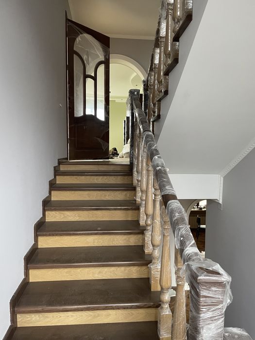 Будинок з прилеглою земельною ділянкою