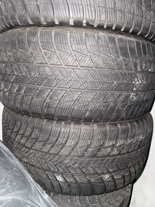 Bridgestone Blizzak LM-001 255/40 R20 101V