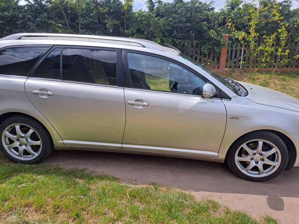 Toyota avensis 2.2 d4d 2006