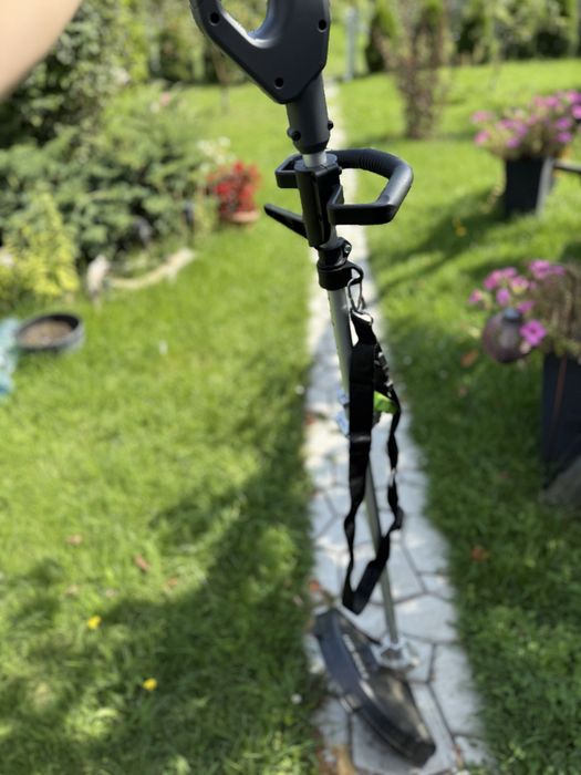 Mocna kosa lux tools , praktycznie nowa, polecam , gwarancja