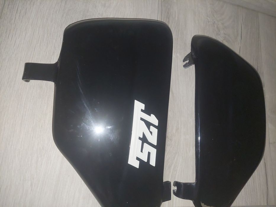 Sprzedam oslony boczne boczki wsk 125 b3 jednoramowa kpl pl