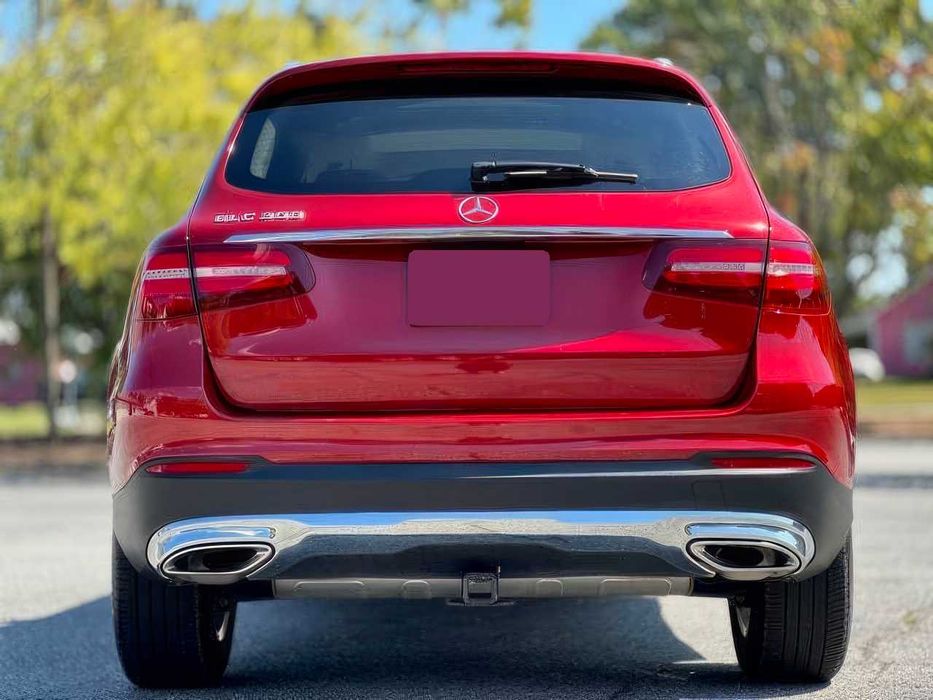 Mercedes-Benz C-Class      2018