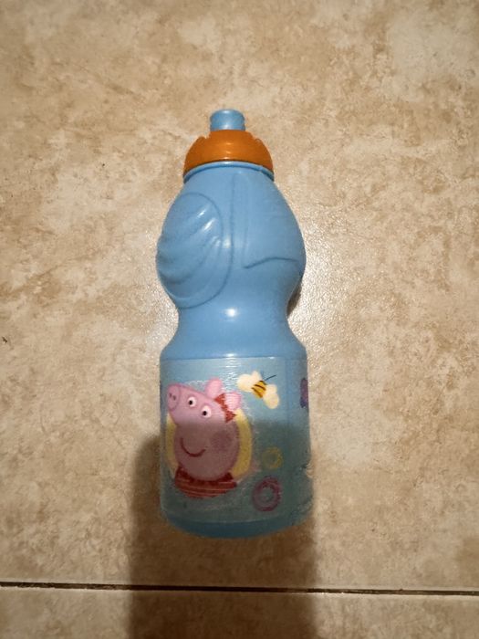 Garrafa pepa pig