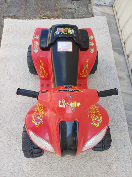 Moto elétrica tipo 4x4 para criança até aos 4 anos