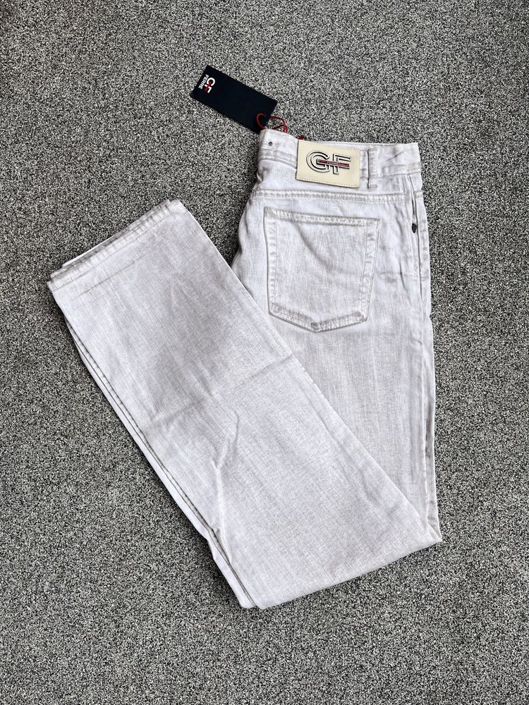 GF Ferre nowe białe proste męskie spodnie efekt brudzenie 32 46