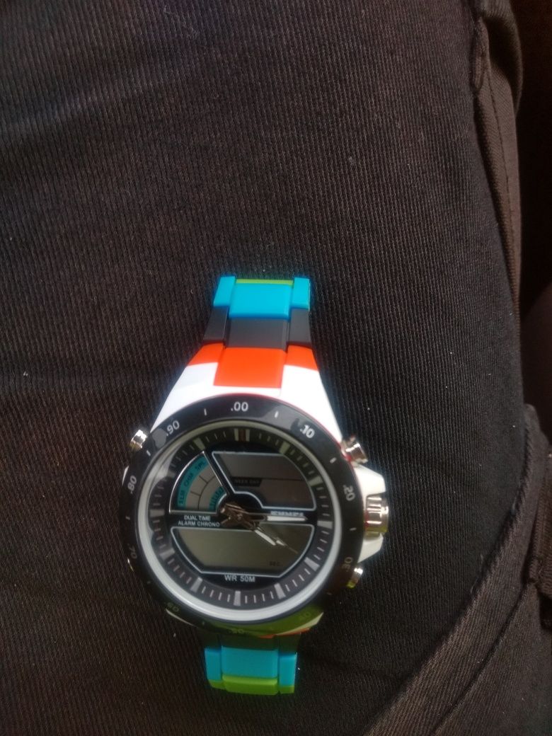 Zegarek firmy Skmei, nowy