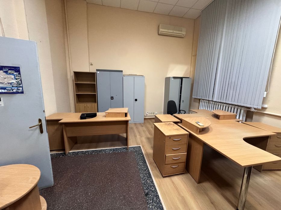 Склад 60 м2 Повітряних сил 25 окремий вхід Салон, Нотаріус, Шоурум