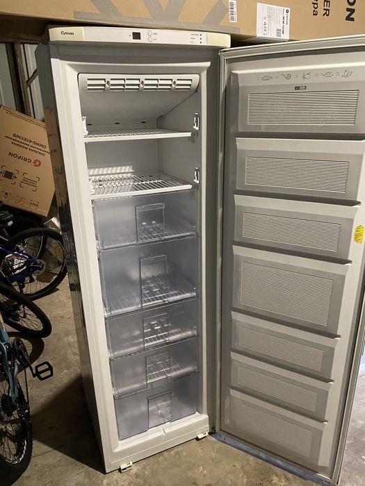 Продам морозильну камеру б/в з Швеції