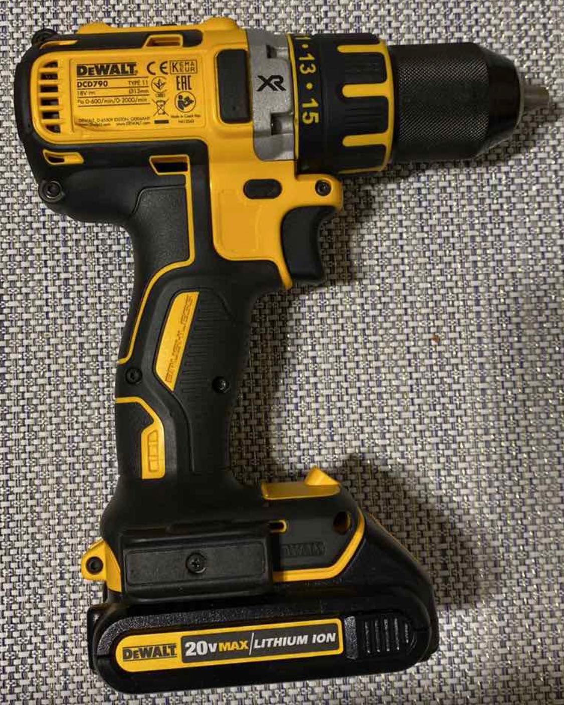 Dewalt DCE 970-шуруповерт 2022