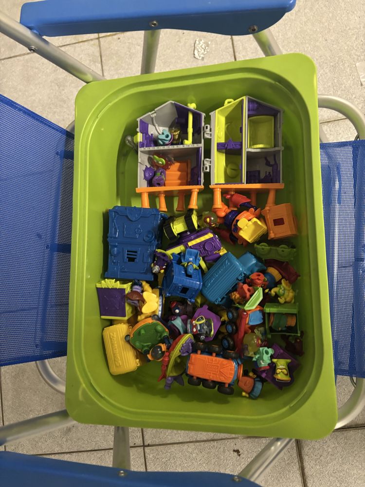 Brinquedos superthings