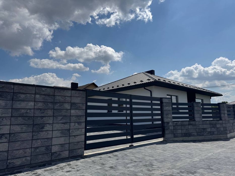 = Продаж окремого будинку біля міста! =