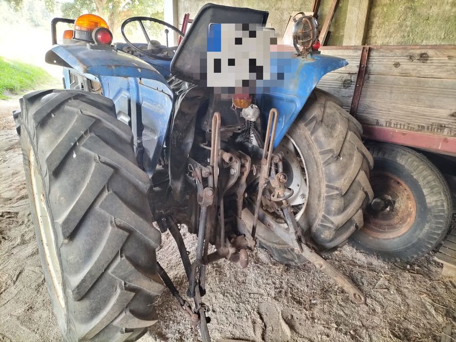Trator Iseki T53110 com Carroça e Alfaias