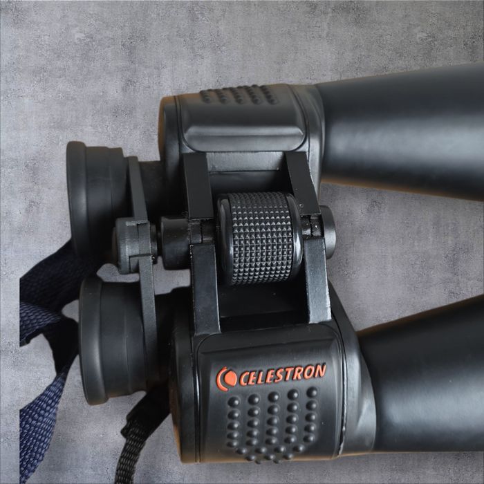 Бінокль Sky Miaster Celestron 15*70