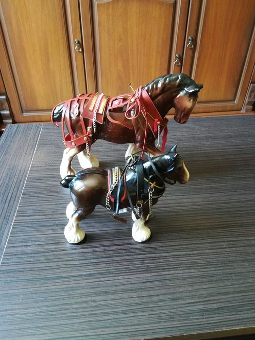 Koń porcelanowy duży