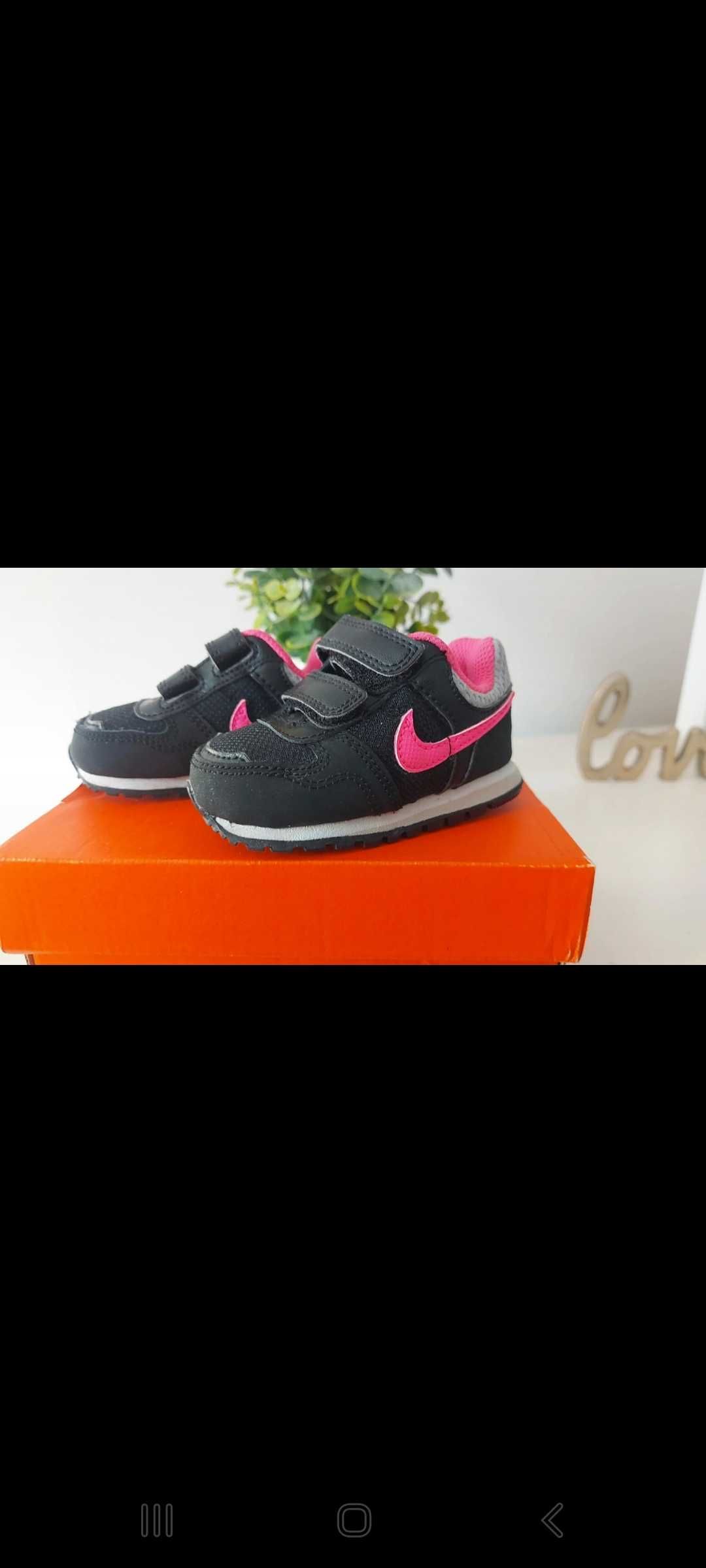 Nowe buty Nike 18,5