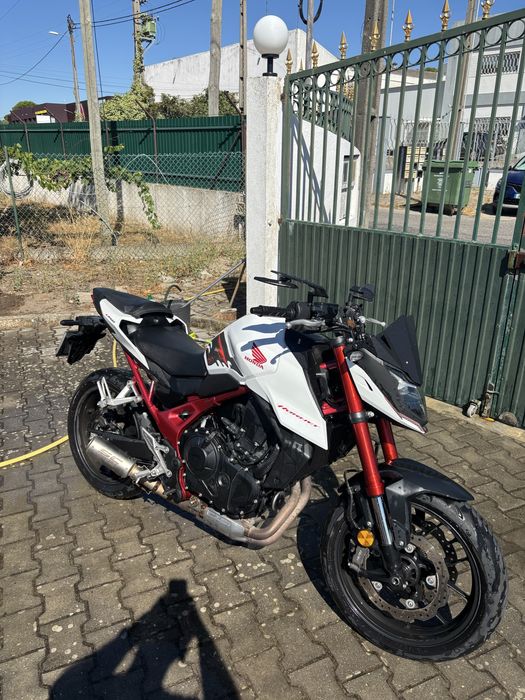 Honda hornet 750