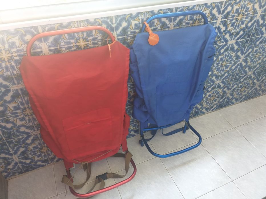 Mochilas ultra leves, cada 25 euros.