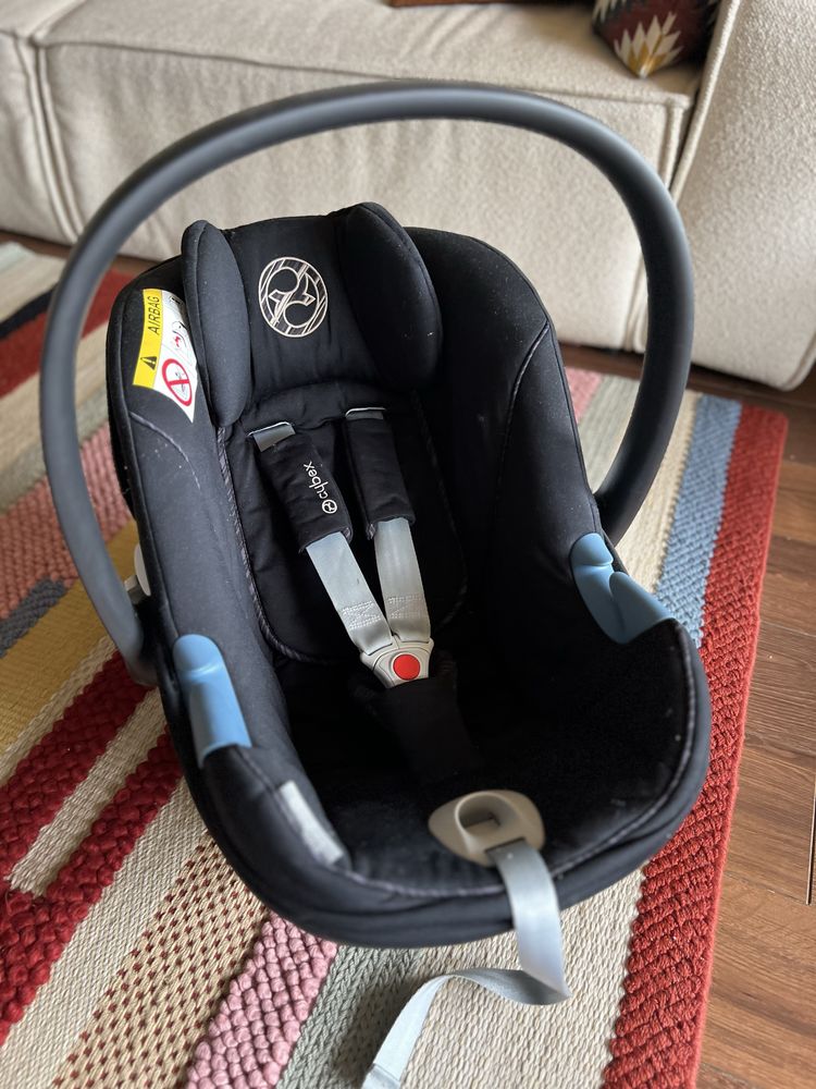 Fotelik samochodowy z bazą Cybex Aton M-i Size