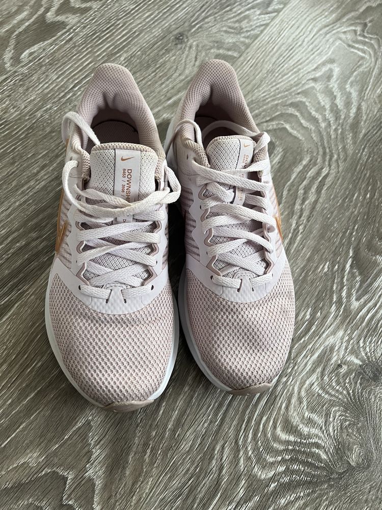 Жіночі кросівки Nike