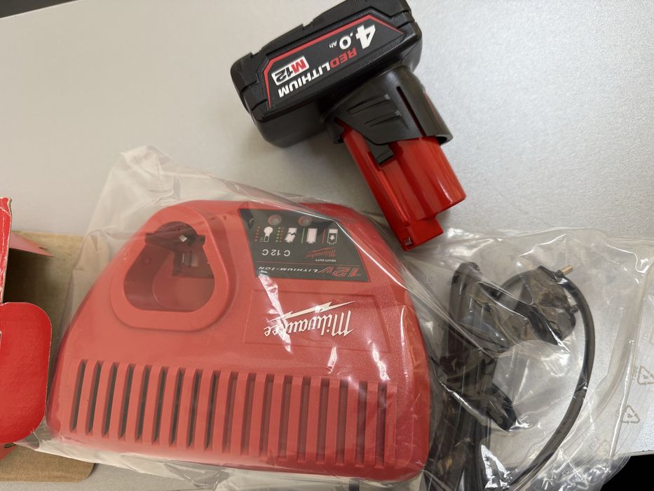 Базовый комплект аккумуляторов Milwaukee M12 NRG-402/403