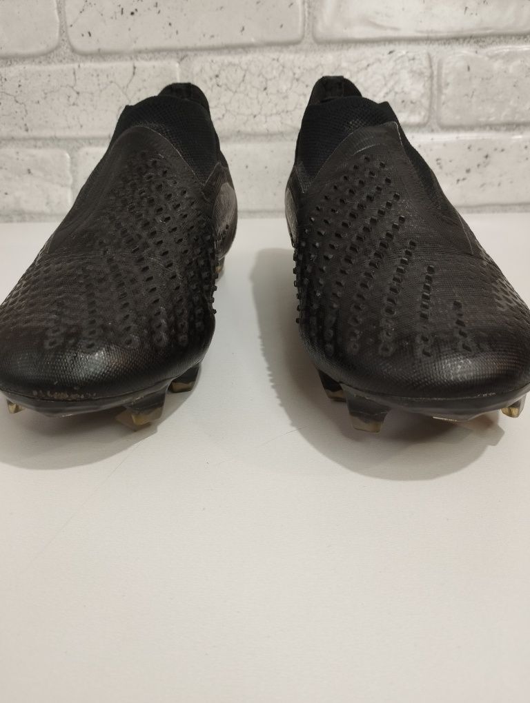 Buty piłkarskie korki lanki Adidas Predator Accuracy FG r.39 1/3