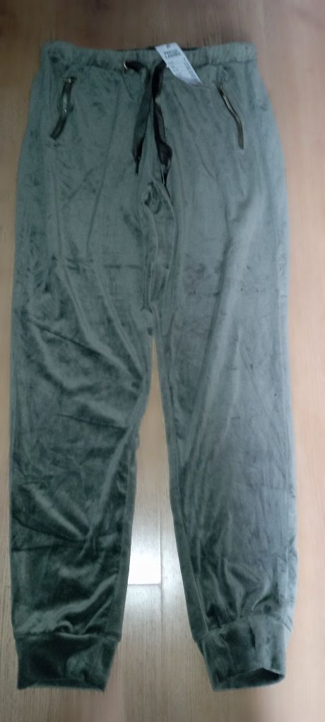 Spodnie welurowe zielone M  pepco nowe z metką