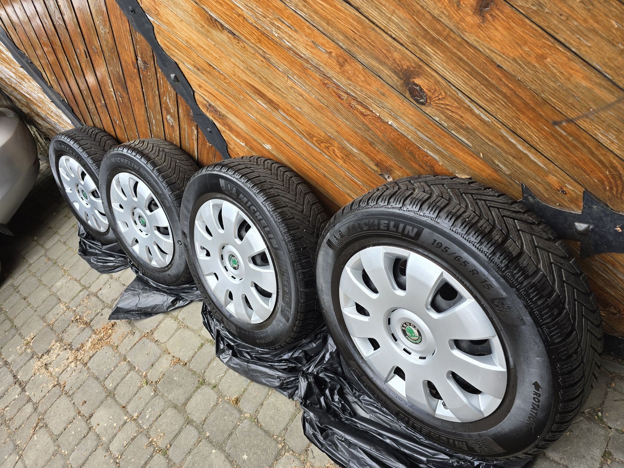 Диски резина ковпаки Skoda Octavia A5 195/65/15 Michelin Alpin 6