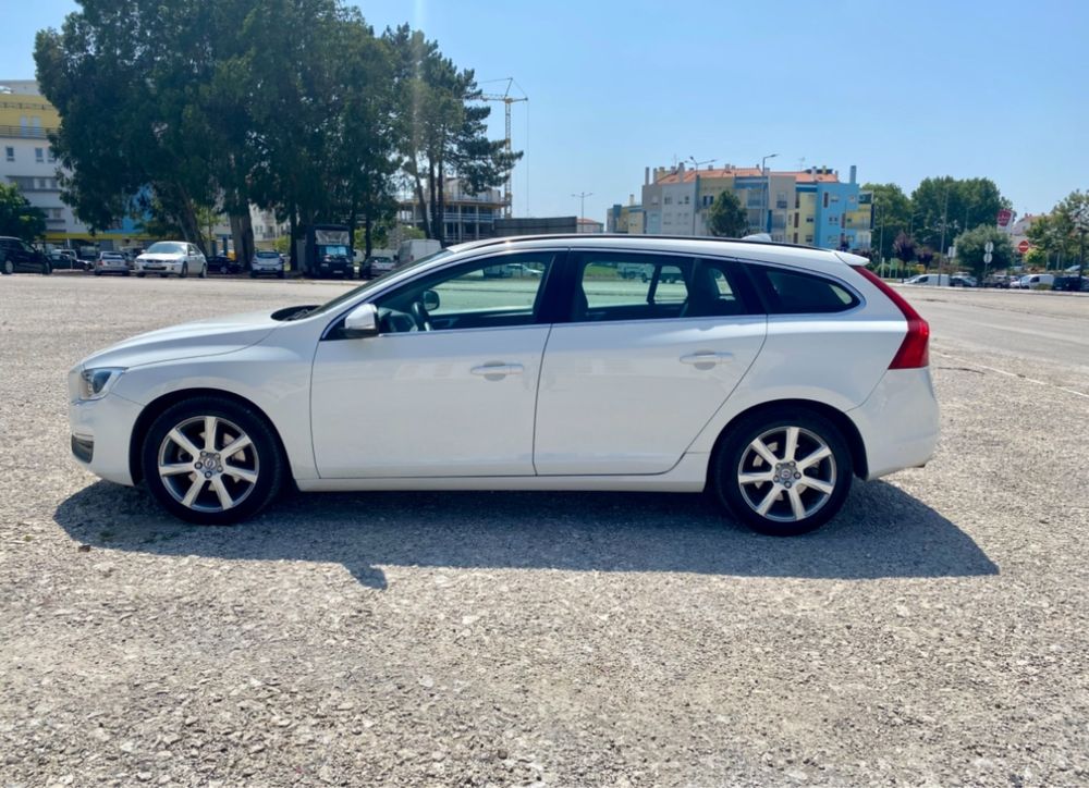 Volvo V60 2.0 D2 Momentum automatica