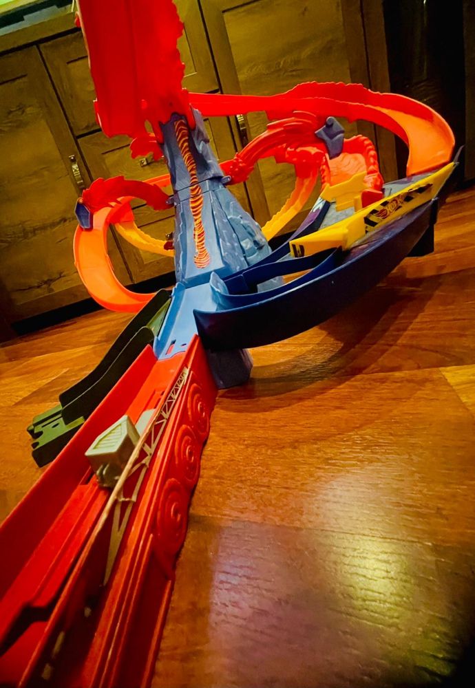 Tor Hot Wheels  Volcano Escape ! Polecam
