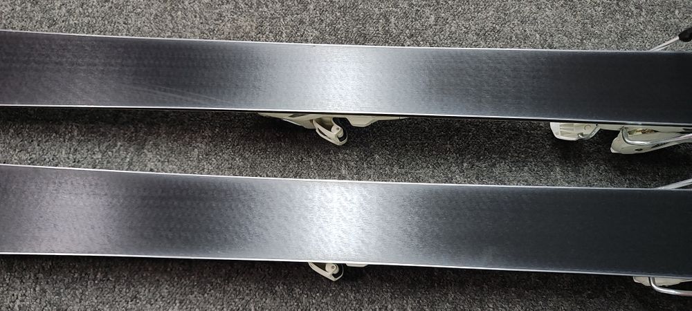 Narty 157 cm Atomic CLOUD C8 + wiązanie M10 2023r.