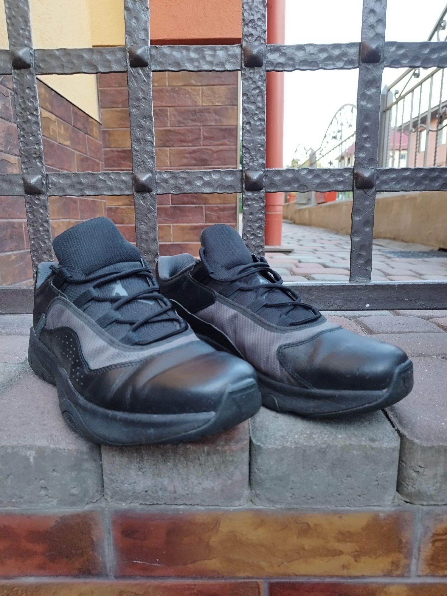 Кросівки чоловічі Jordan 11 CMFT Low