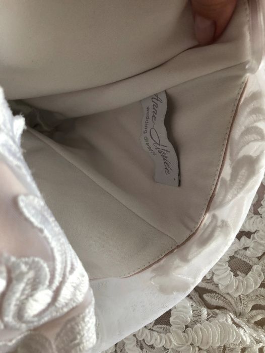 Продам свадебное платье дизайнерское 44 украинский  размер