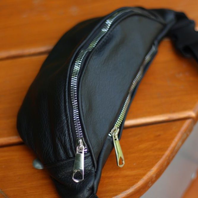 Бананка шкіряна. Сумка на пояс зі шкіри.