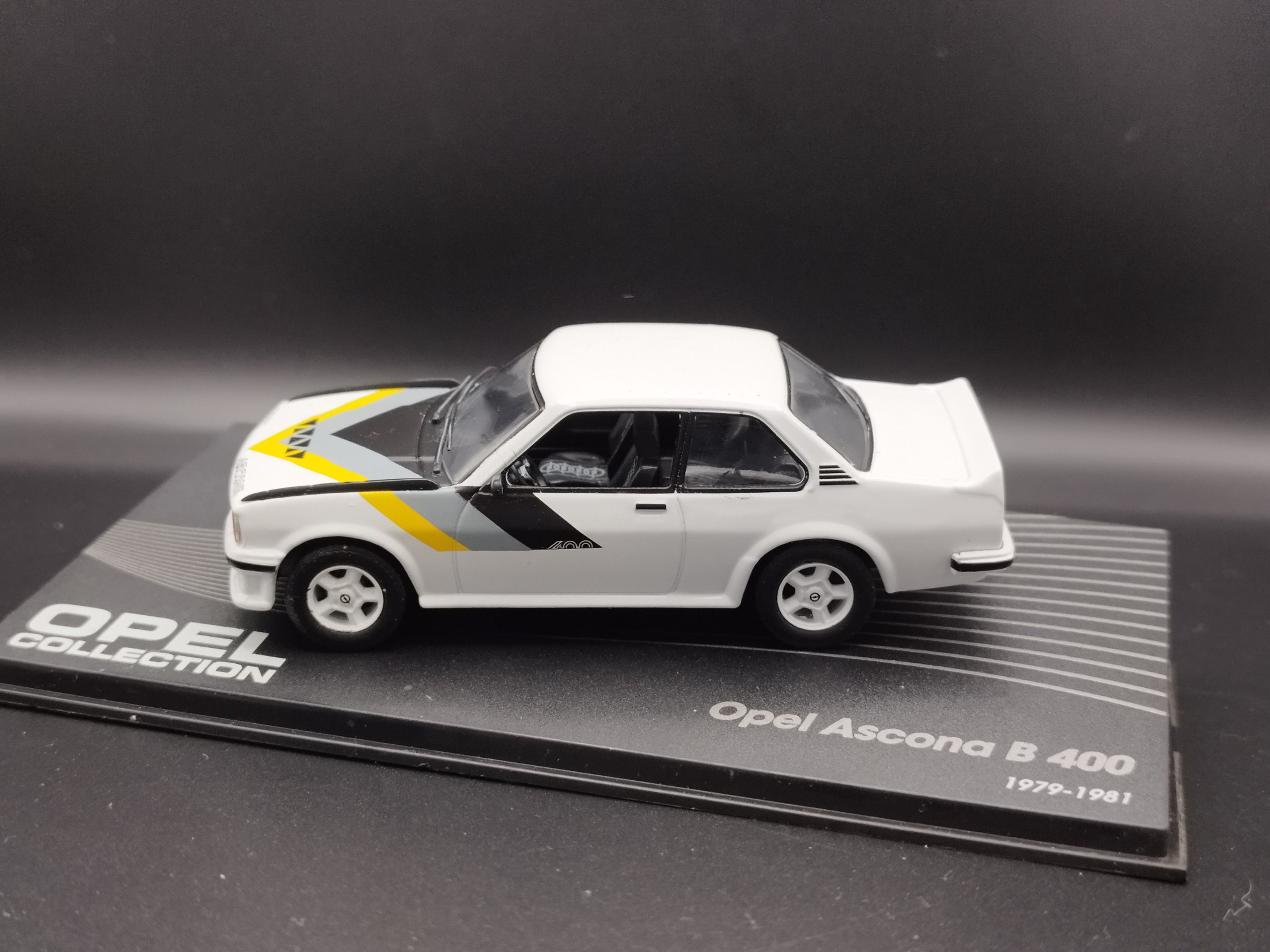 1:43 Opel Collection Ascona B400 model używany