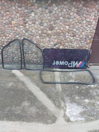 Fiat 126p szyby tylne komplet