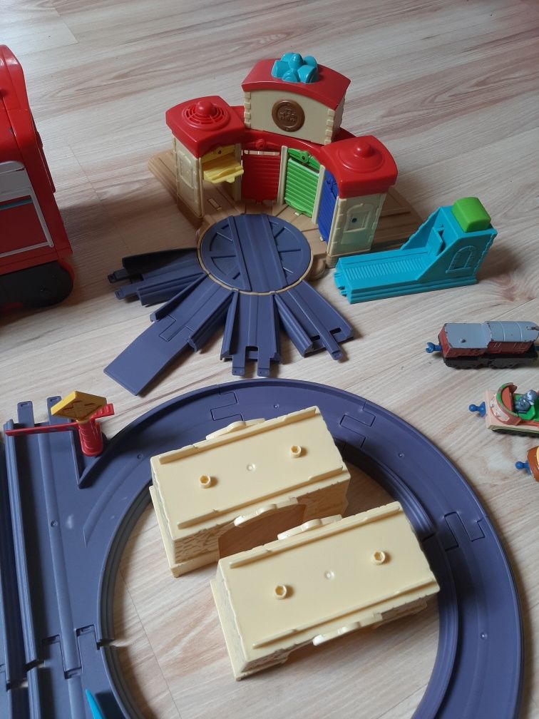 Stacyjkowo tory walizka ciuchcia chuggington