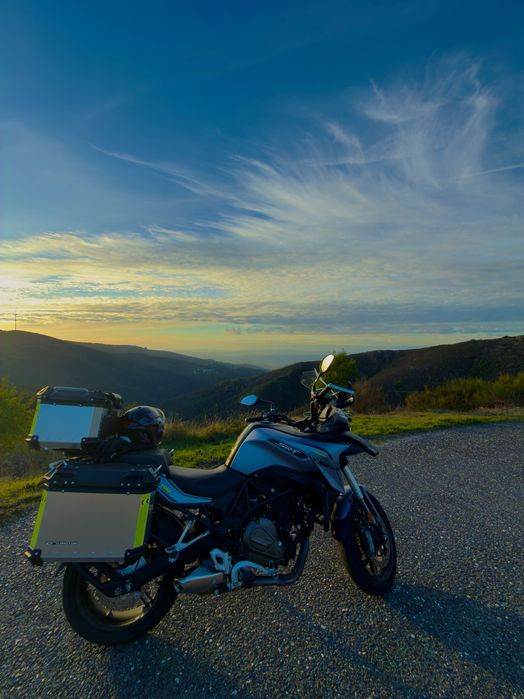 Moto QJ Motor 700 On Road