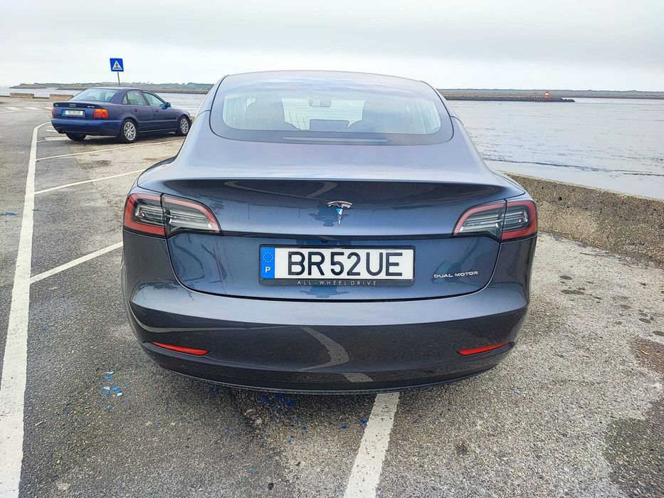 TESLA Model 3 AWD - IVA dedutivel