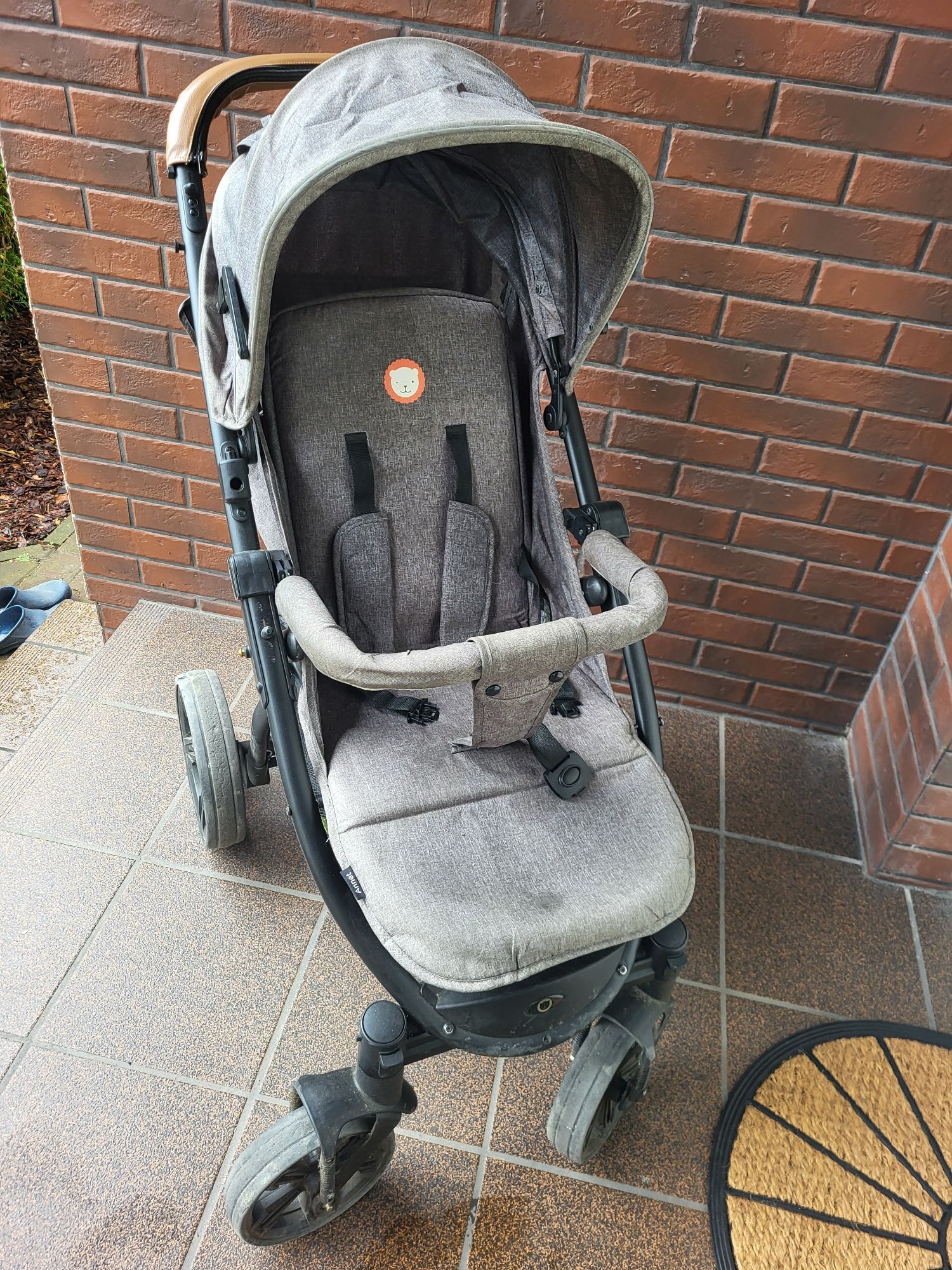 Wózek dzięcięcy , spacerówka "Lionelo"