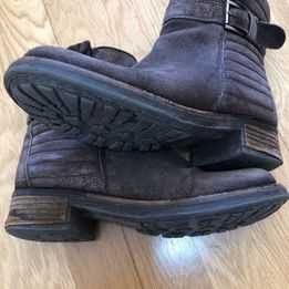 Botas castanha quentes