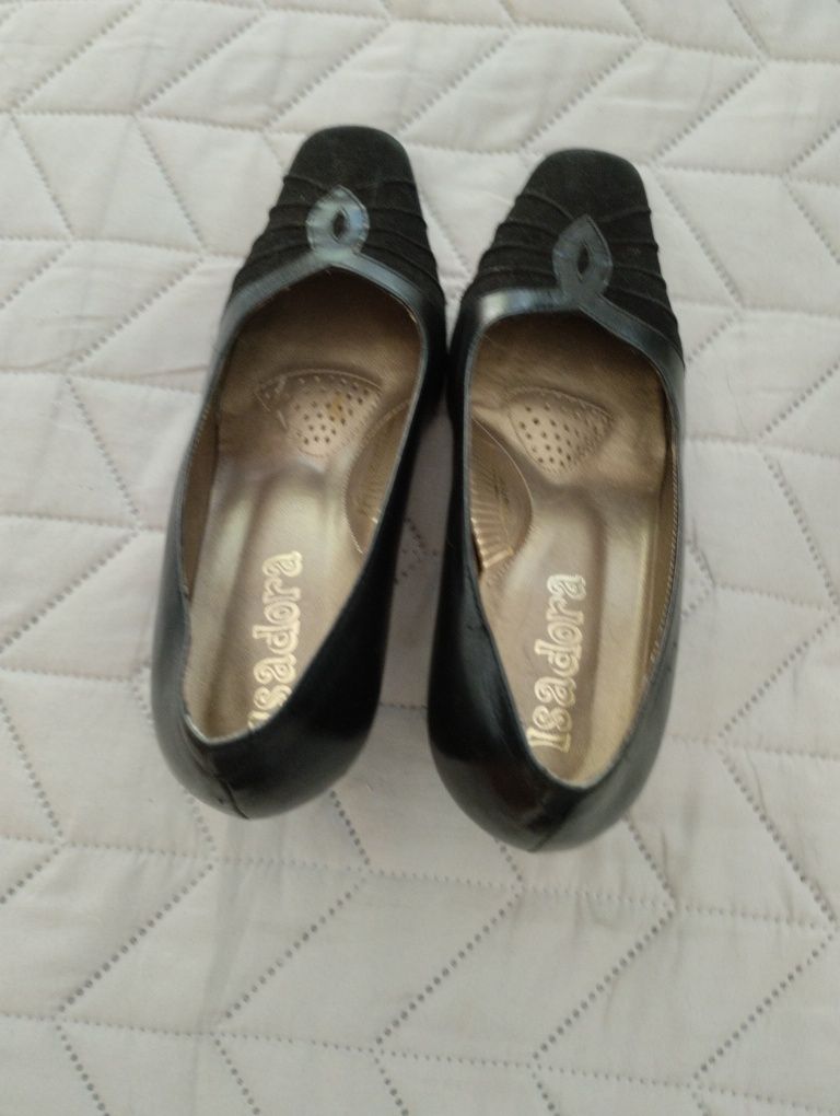 Sapatos pretos 36
