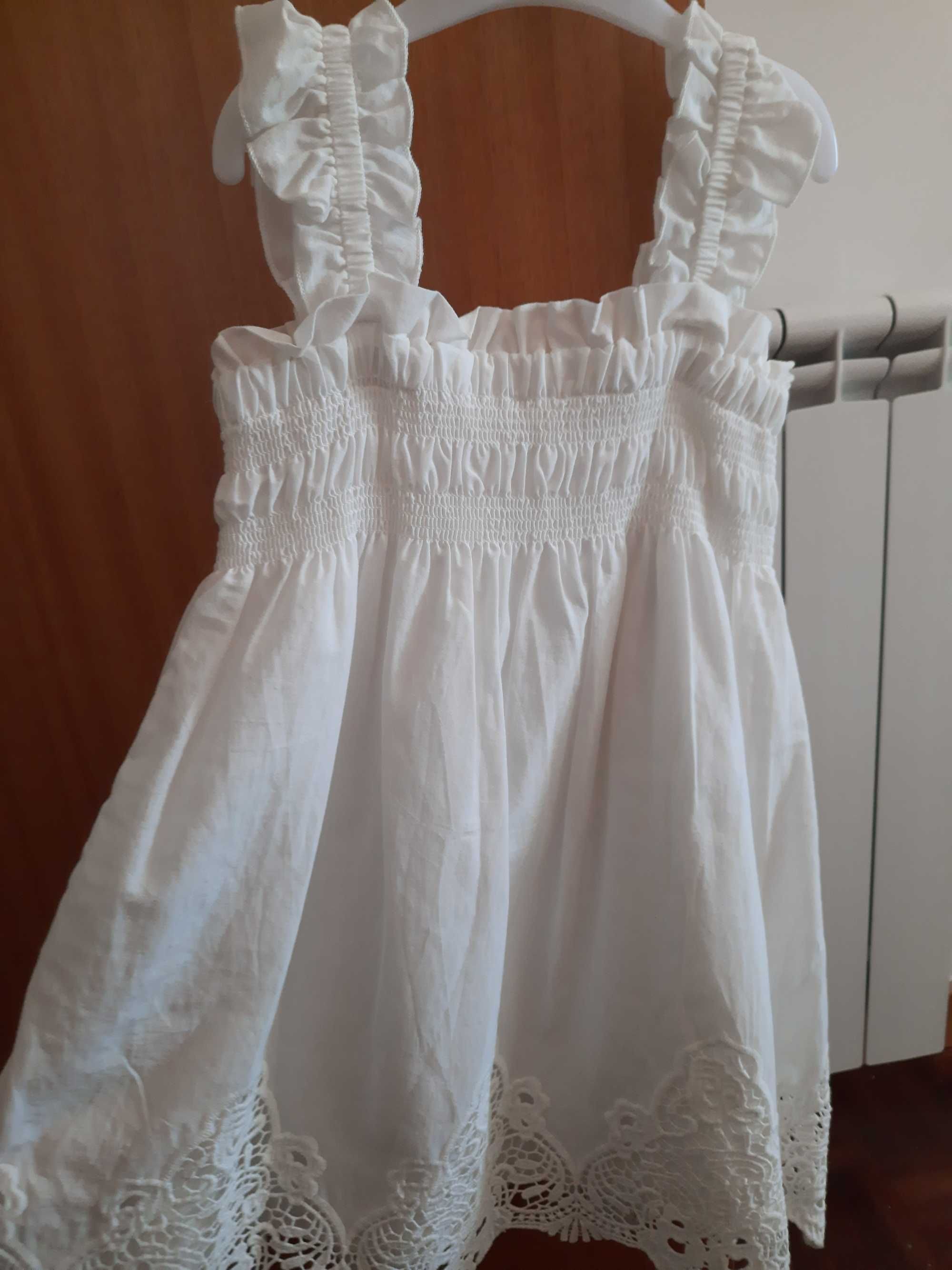 Vestido branco de menina, Mayoral