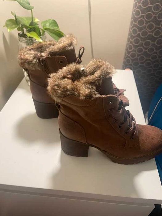 Steve Madden Faux Fux boots size 38