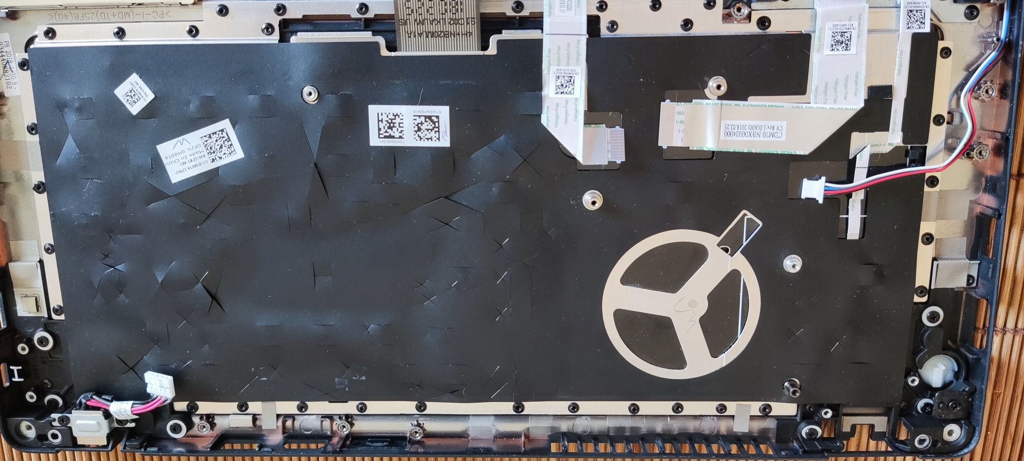 Топкейс в зборі з клавіатурою. Оригінал Dell Latitude 5490