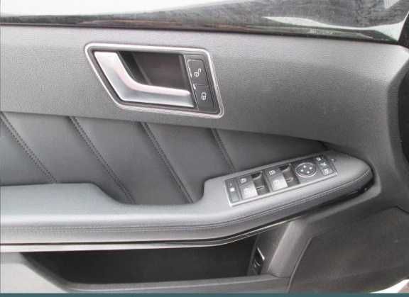 Мерседес универсал Е220