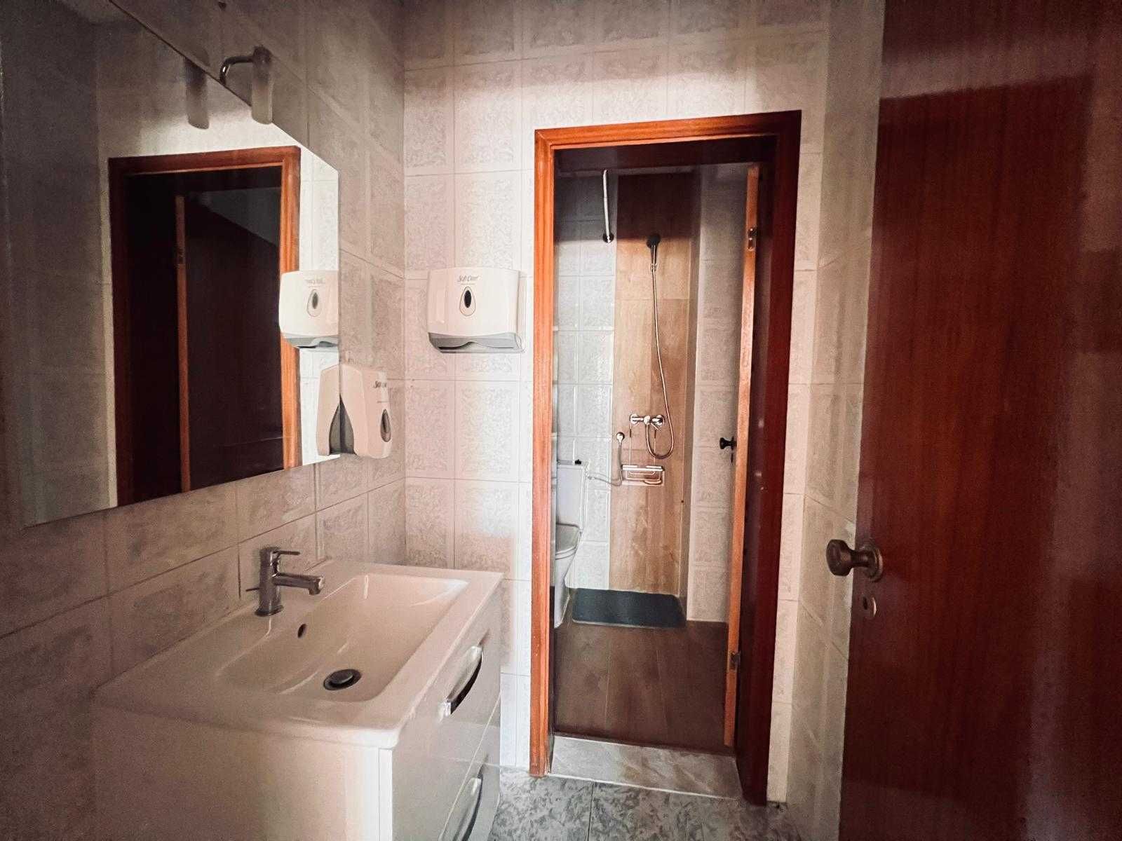 vende-se escritório (com potencial para habitação) centro ALVERCA