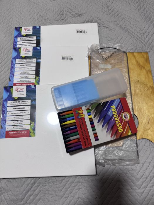 Лот художніх матеріалів